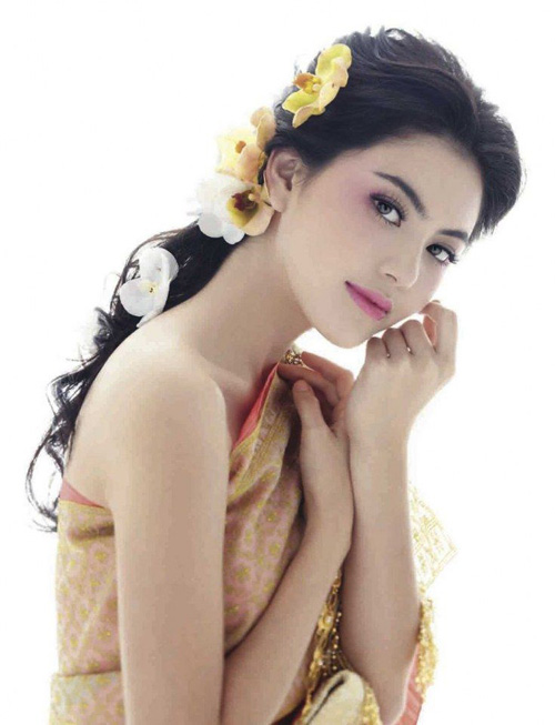 Thời trang siêu dễ thương của ma nữ đẹp nhất Thái Lan