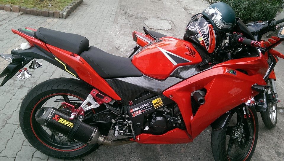 Ngắm Honda CBR150R độ chất với nhiều đồ chơi khủng của biker Sài Gòn