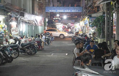 Đến với hẻm ẩm thực tiếng tăm ở trung tâm Sài Gòn