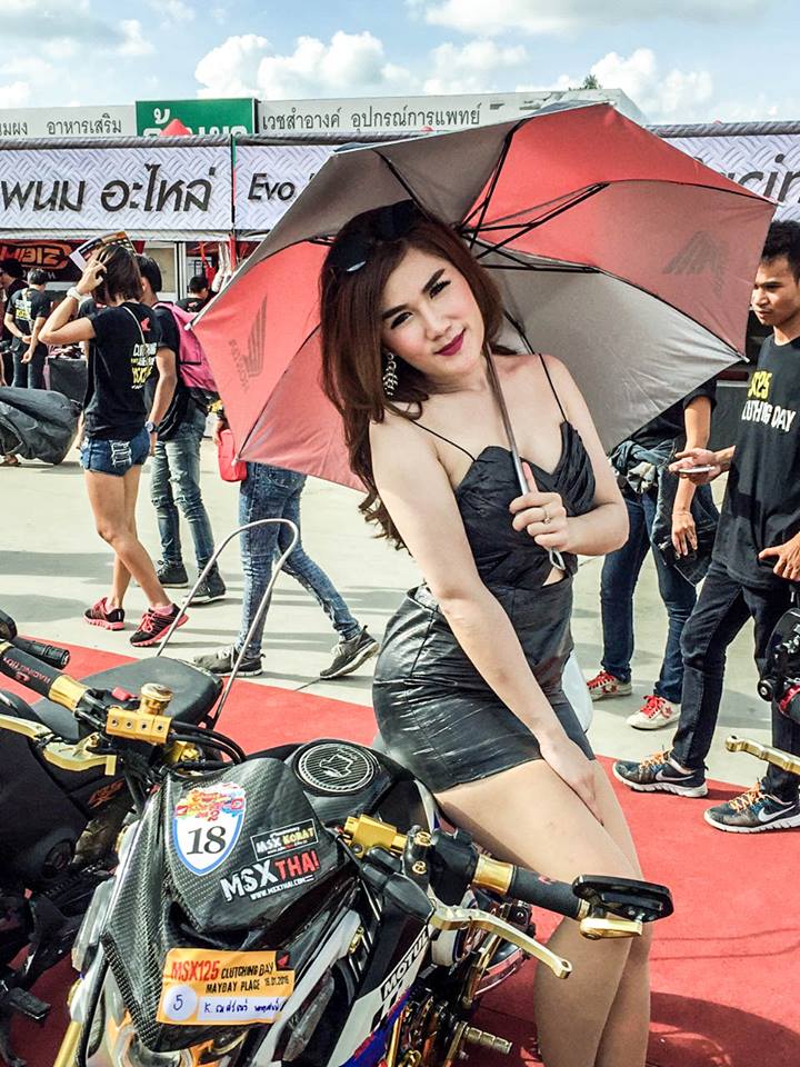 Siêu mẫu Thailand tạo dáng bên Honda MSX độ khủng