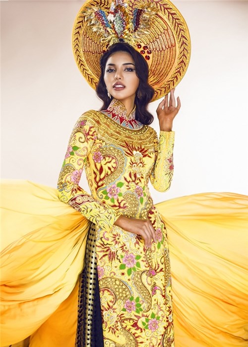 Trang phục dân tộc của Khả Trang ở Miss Eco Universe