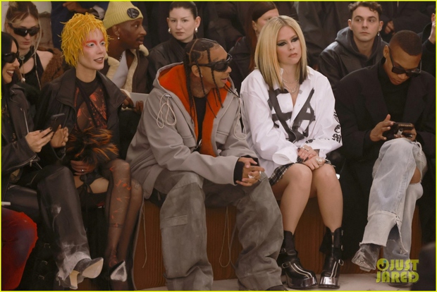 Avril Lavigne và bạn trai Tyga cùng nhau đi dự show thời trang ở Pháp