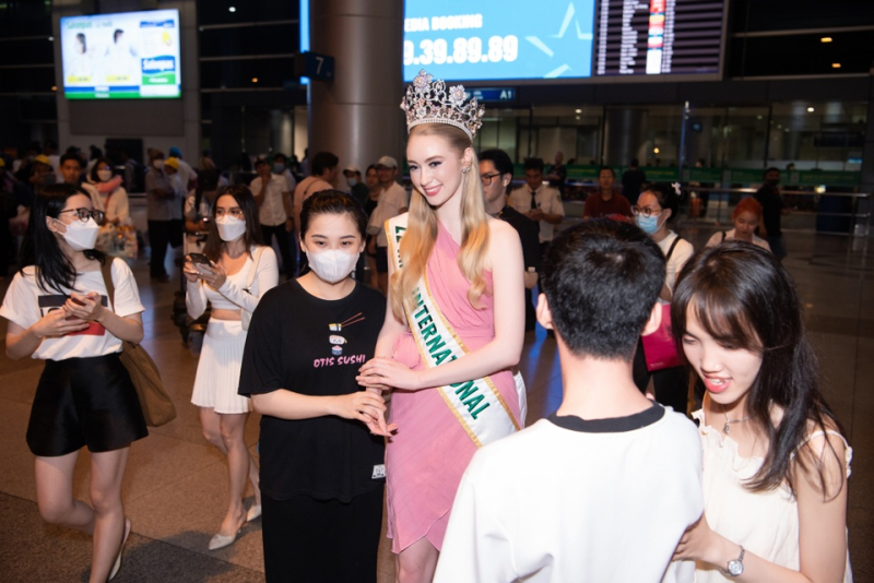 Nhan sắc kiều diễm của Đương kim Hoa hậu Quốc tế