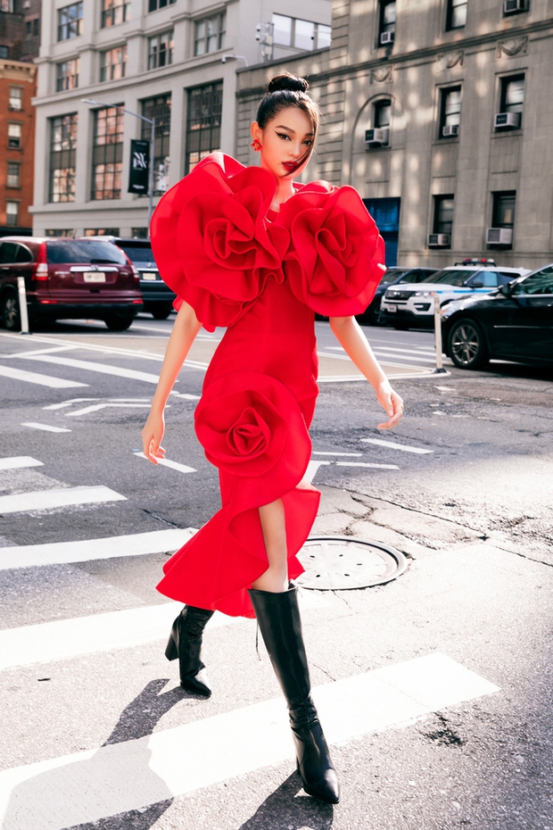 Dàn sao Việt ‘phủ đỏ’ show Đỗ Mạnh Cường tại New York Fashion Week