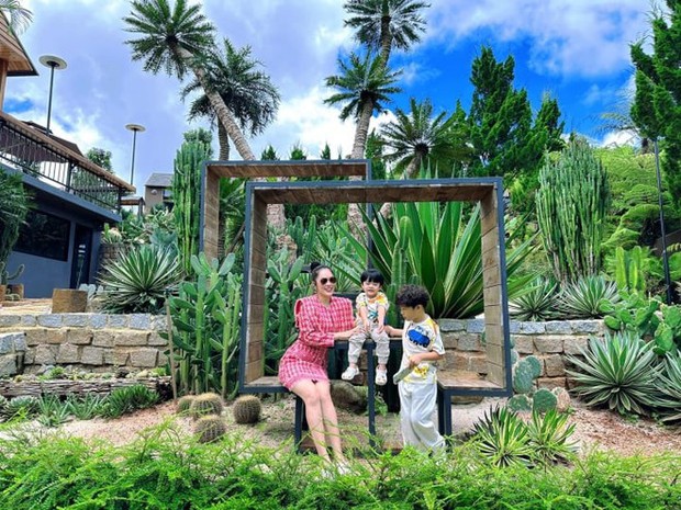 Hình ảnh yên bình của Dương Cẩm Lynh và gia đình sau ‘cơn giông bão’