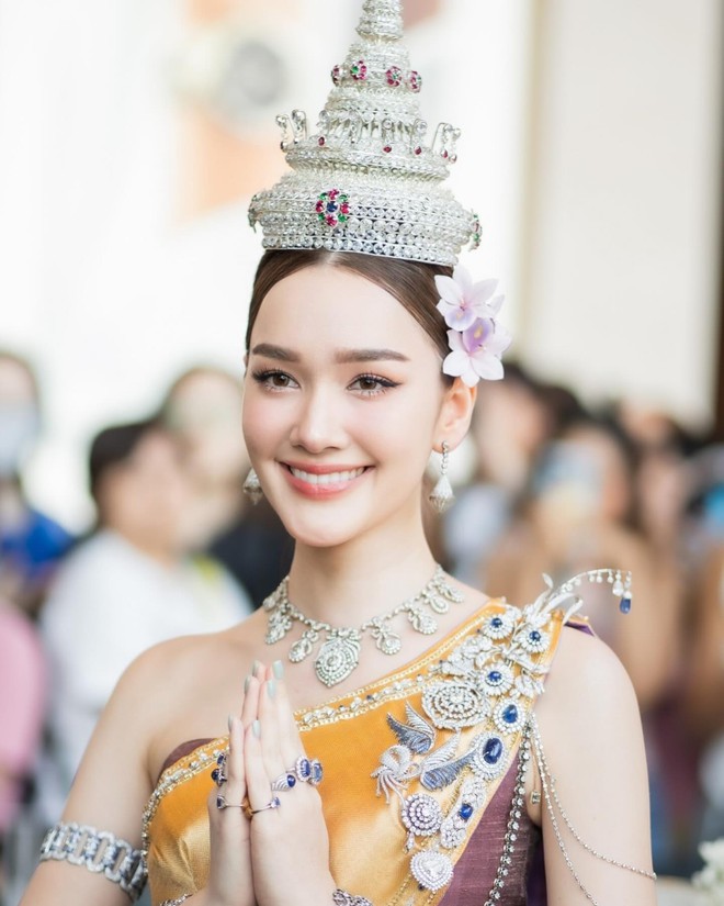 Nhan sắc quyến rũ, hút hồn của 7 nữ thần Songkran 2024