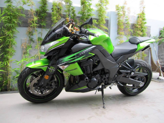 Kawasaki Z1000 đời 2011 độ đầy phong cách của biker Việt