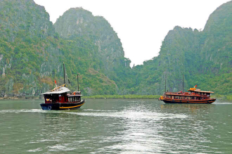 Vịnh Hạ Long trở thành điểm du lịch lý tưởng bằng thuyền